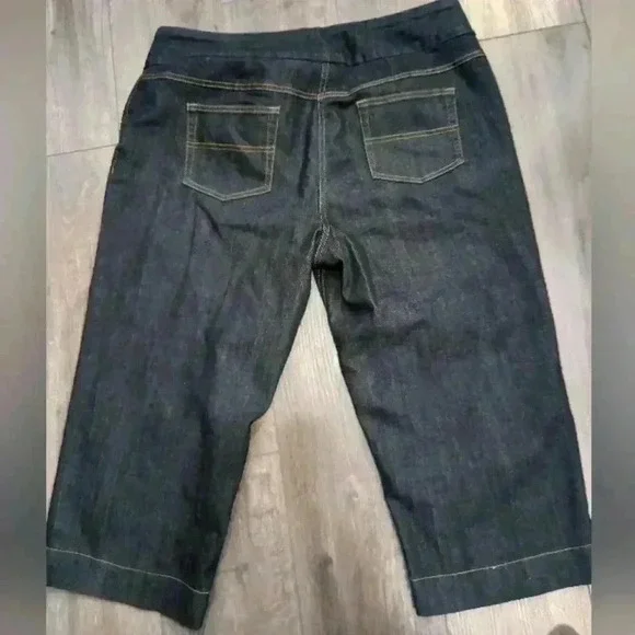 Carrol  Reed jeans capris - Picture 2 of 6